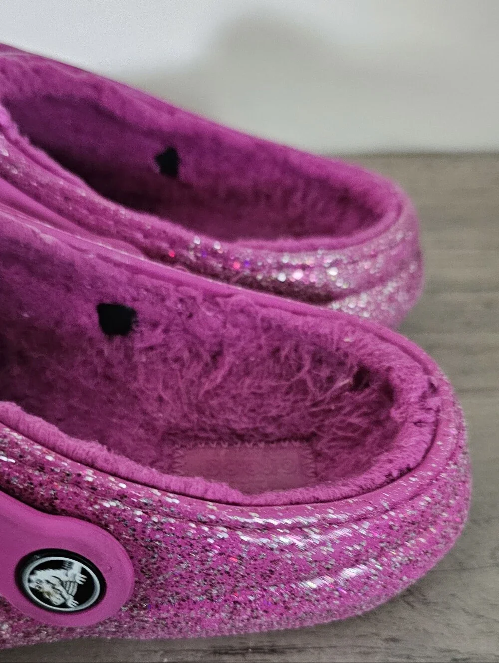 Crocs Girl Glitter Pink Plum Magenta Cute Fuzzy Clog Charms Rainbow Heart J 2